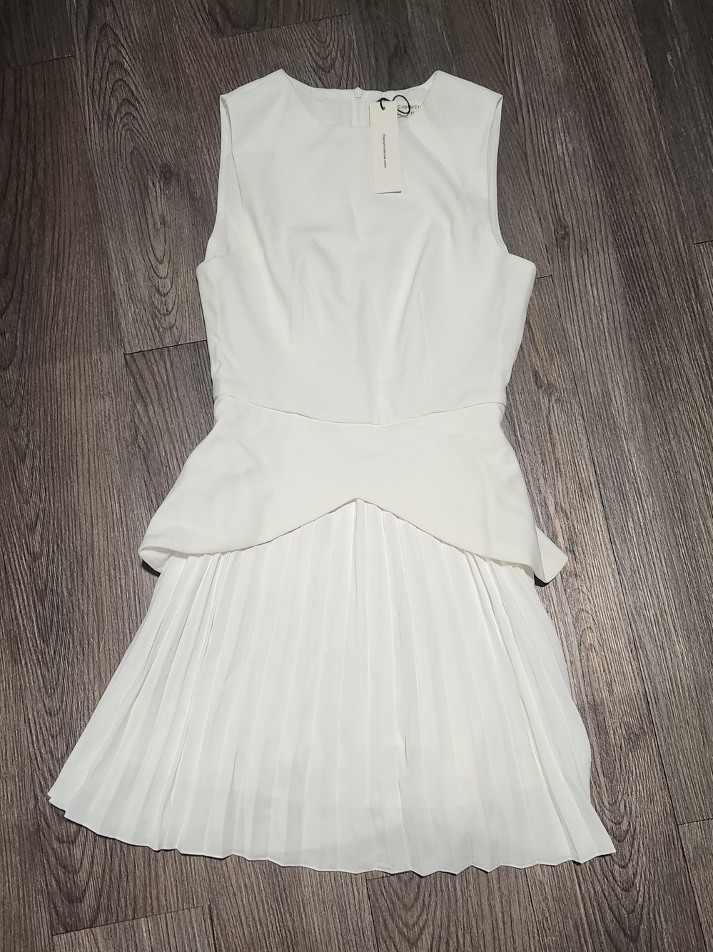 Commense White Sleeveless Peplum Pleated Dress